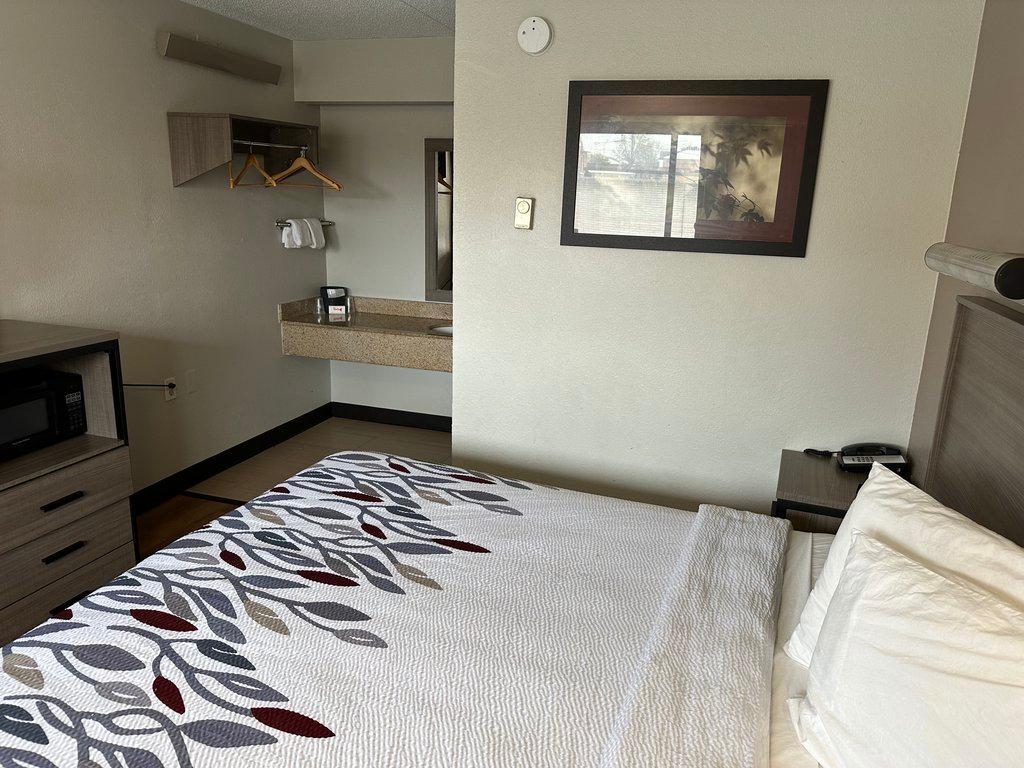 Red Roof Inn Detroit - Royal Oak/Madison Heights Dış mekan fotoğraf
