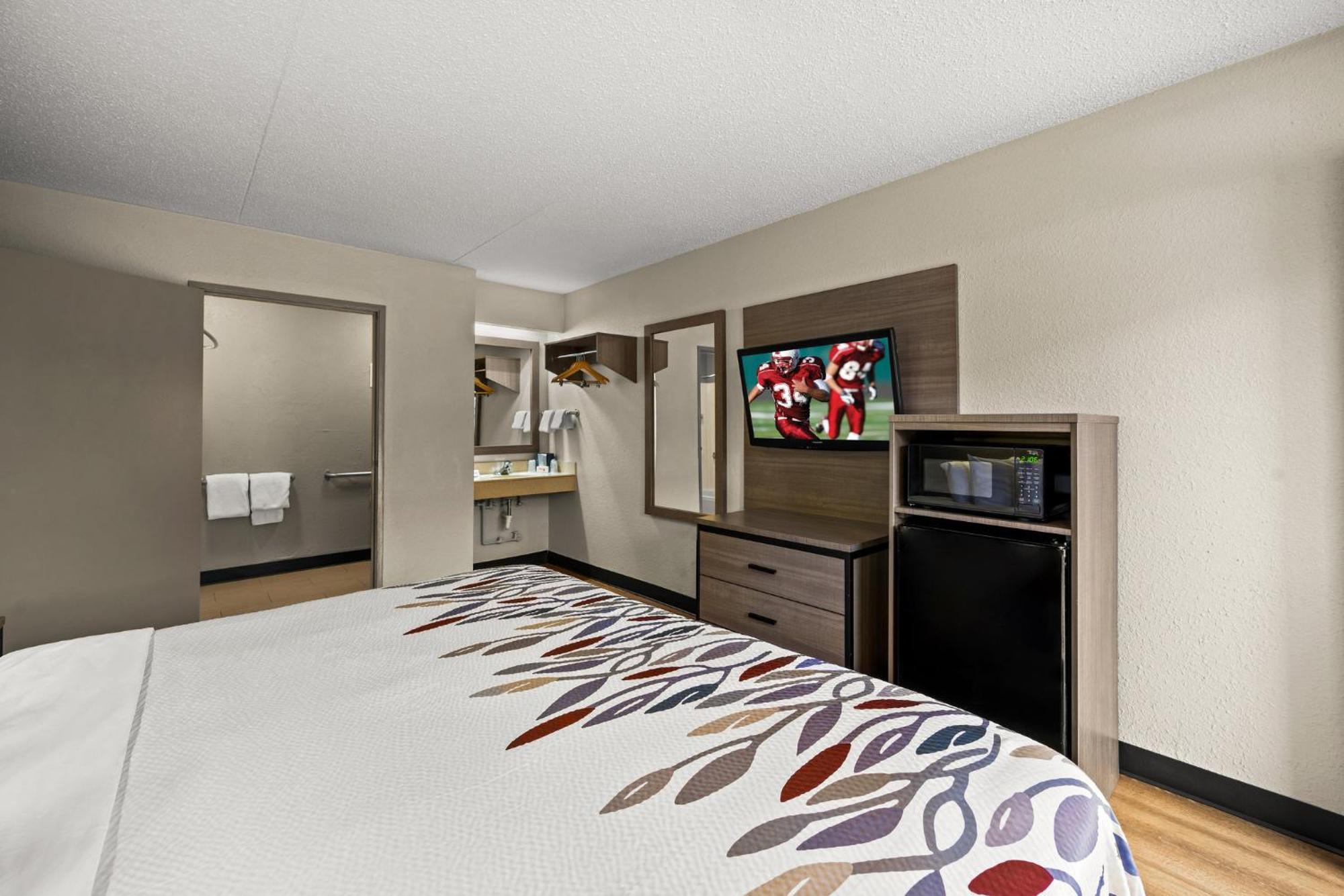 Red Roof Inn Detroit - Royal Oak/Madison Heights Dış mekan fotoğraf