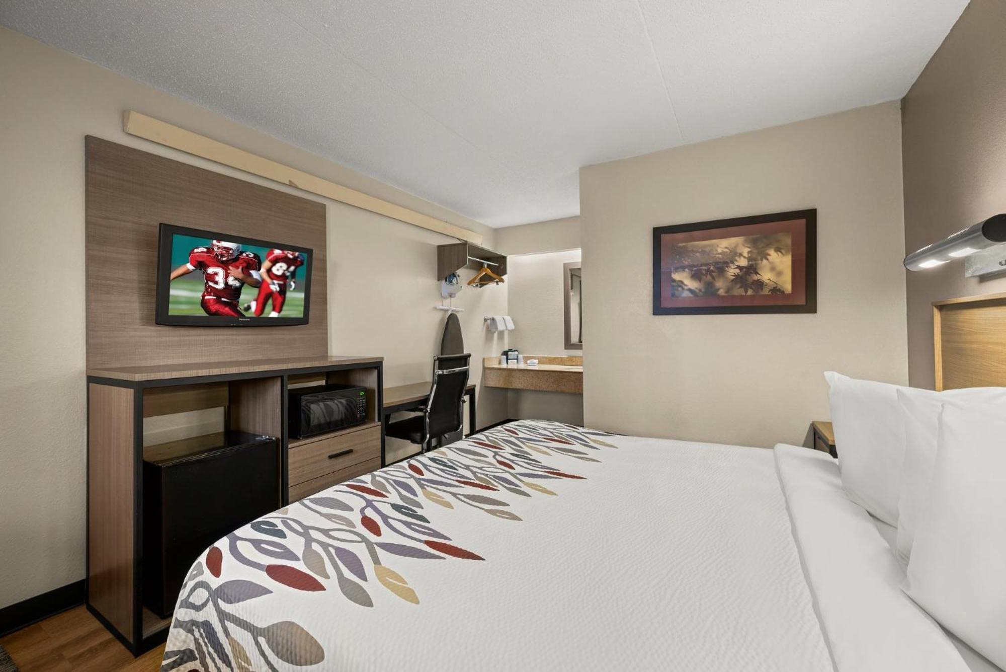Red Roof Inn Detroit - Royal Oak/Madison Heights Dış mekan fotoğraf