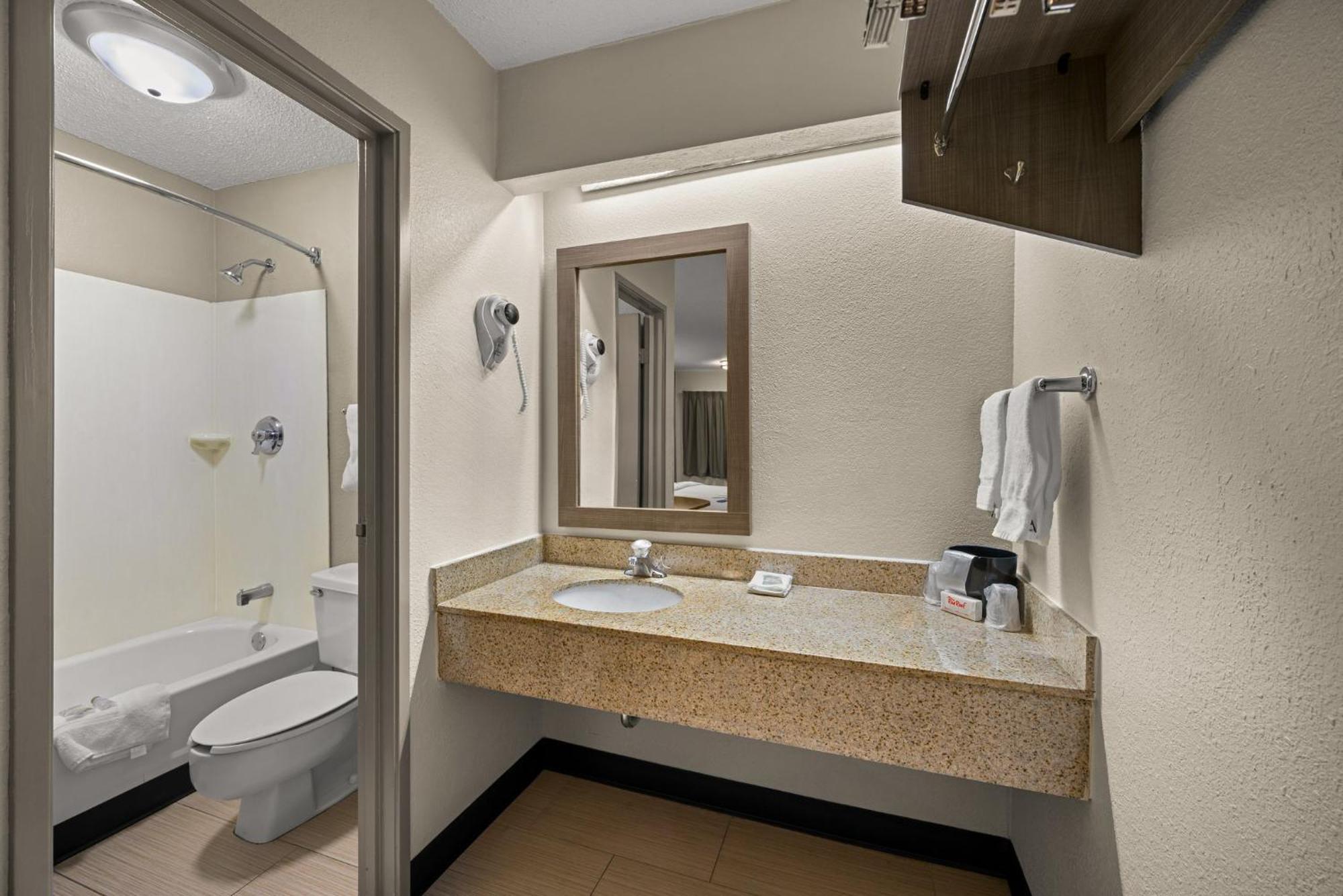 Red Roof Inn Detroit - Royal Oak/Madison Heights Dış mekan fotoğraf