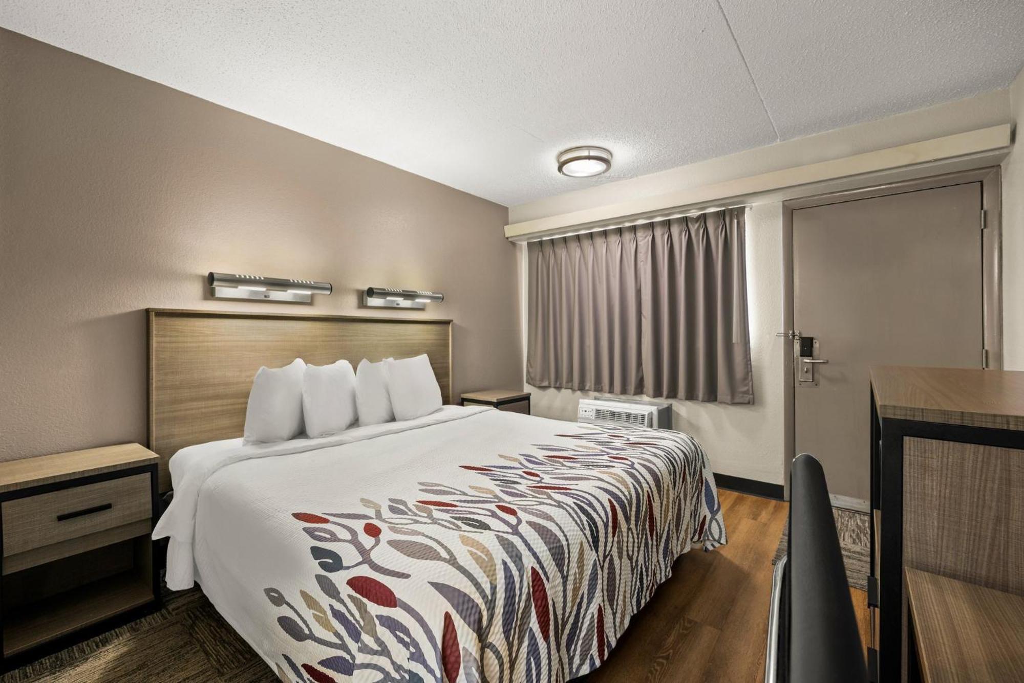 Red Roof Inn Detroit - Royal Oak/Madison Heights Dış mekan fotoğraf