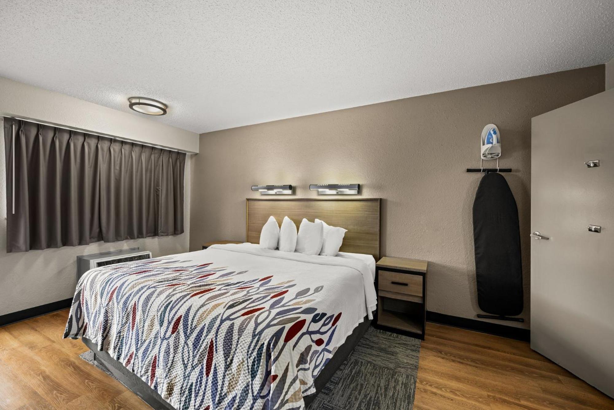 Red Roof Inn Detroit - Royal Oak/Madison Heights Dış mekan fotoğraf